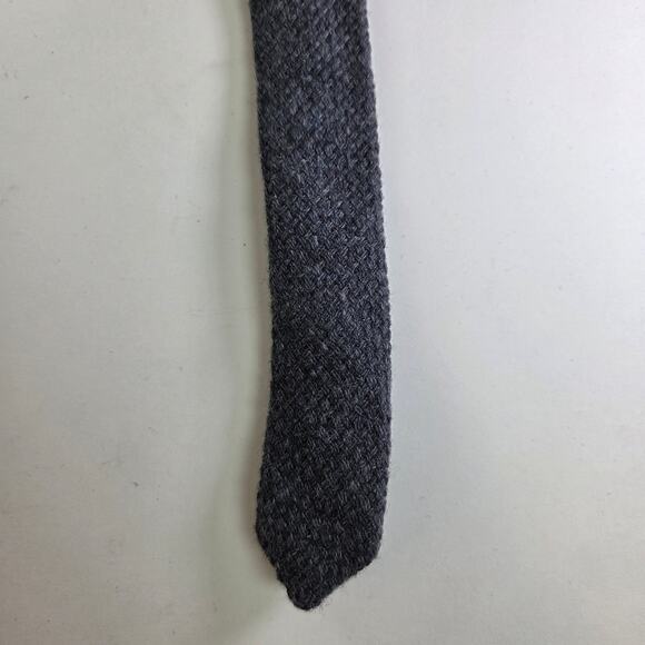 John Henry Gray Textured Wool Tie 2.5" Wide Slim Neckwear Classic Look - Picture 5 of 7